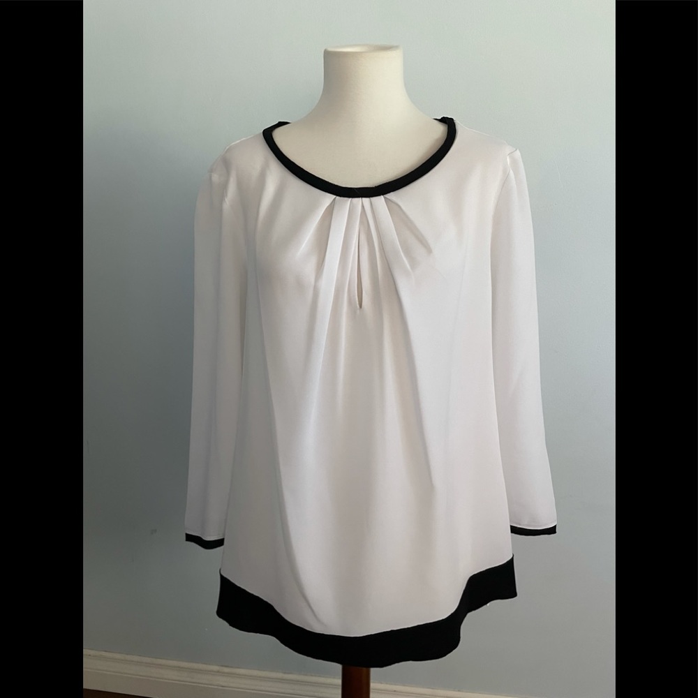 Tahari long sleeve high/low sheer top size medium